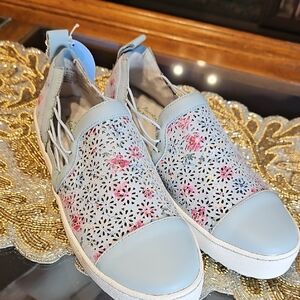 Jambu Floral Cutout Sneakers - Blue and Pink
